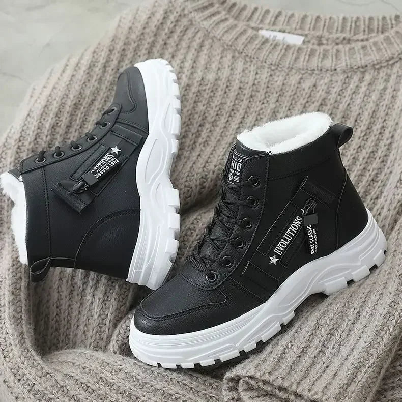 Bota de Inverno Feminina Impermeável Evolution™ em Couro - Inverno 2024